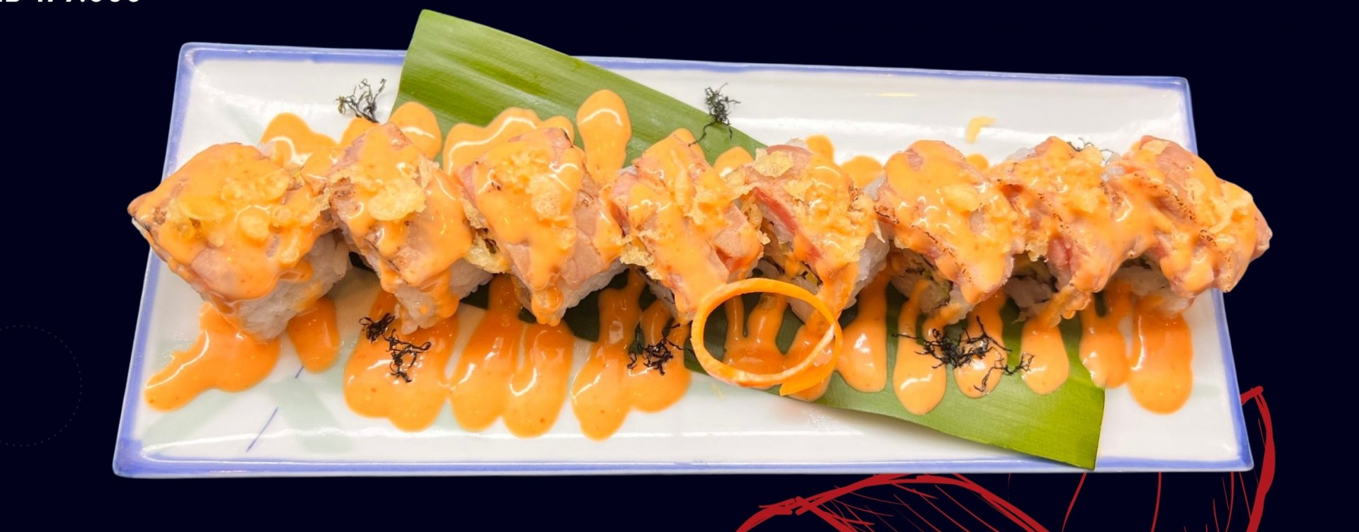 C89. Cơm sushi phủ cá ngừ sốt cay